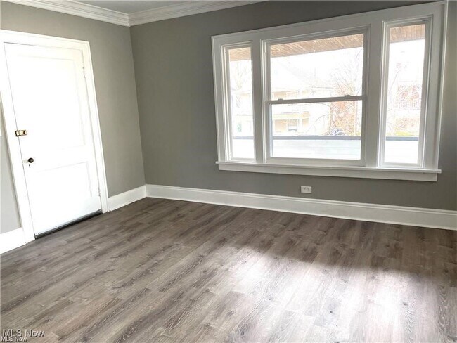 Foto del edificio - 2119 Waterbury Rd