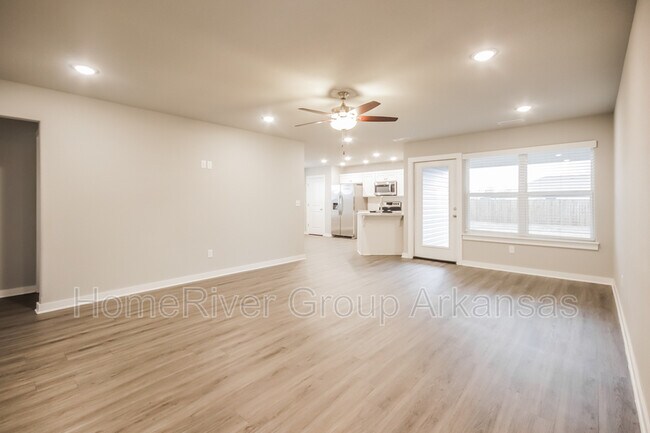 Building Photo - 403 N Mojave St