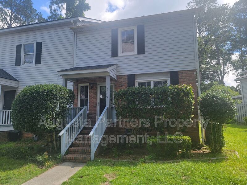 Primary Photo - 2309 Creekview Dr