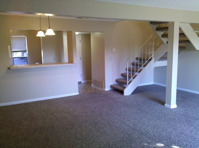 Building Photo - 1350 Tree Garden Pl