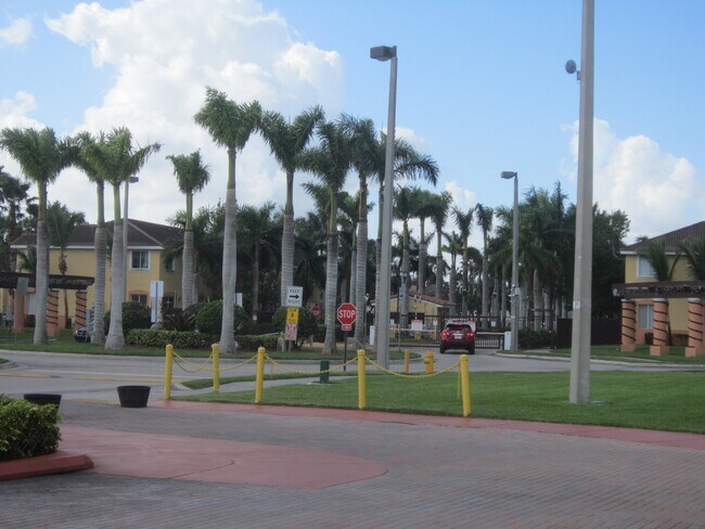Foto del edificio - 2826 SE 16th Pl