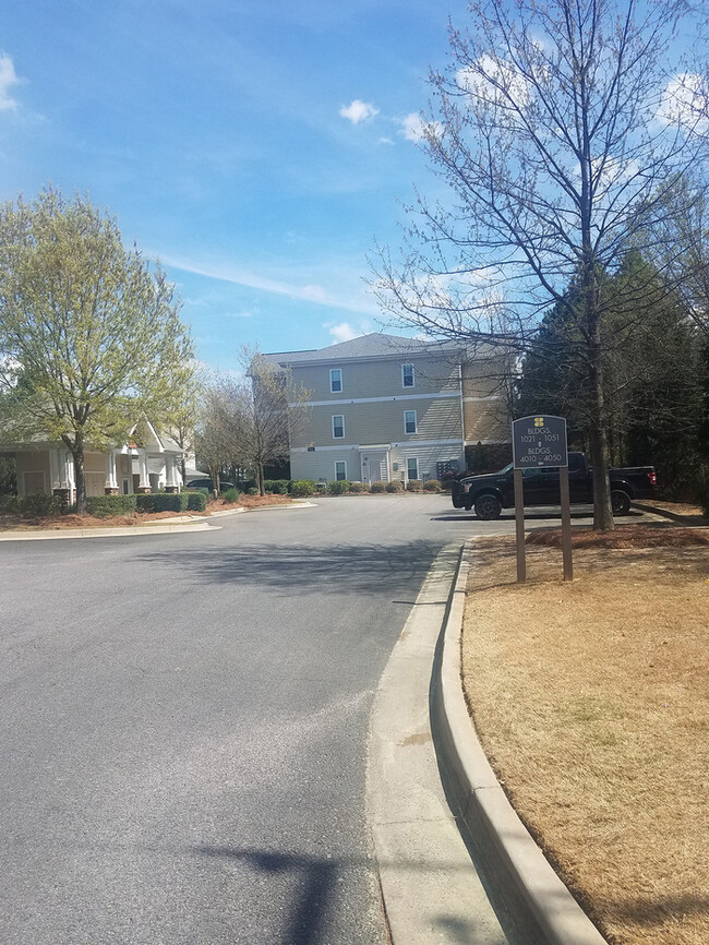 Building Photo - Juniper 2 Bedroom 2 Bath