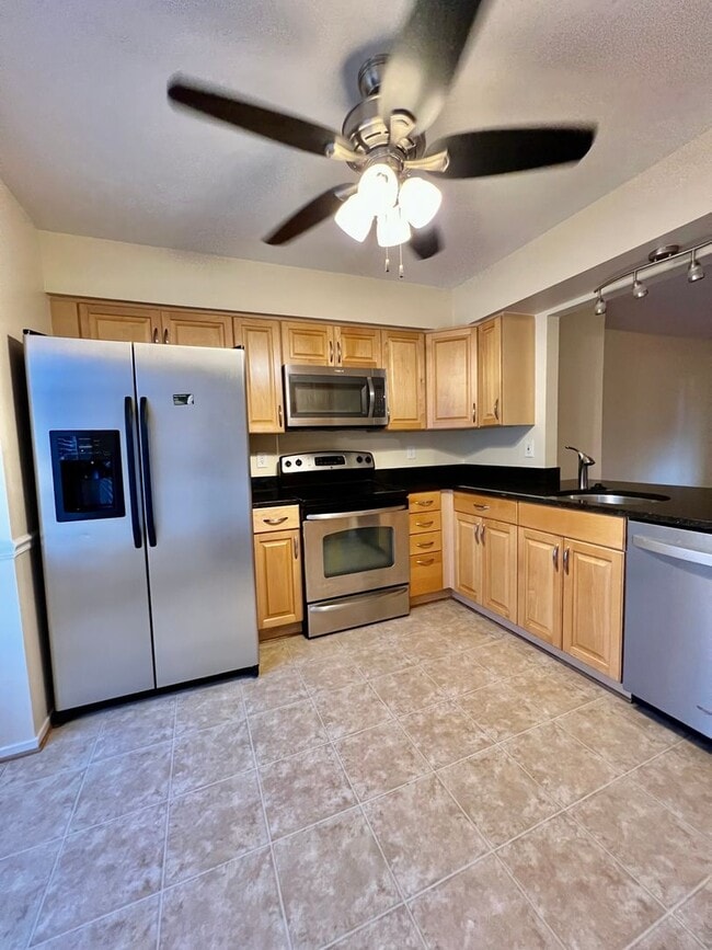 Photo - Beautiful Townhome Near Gunner's Lake in Germantown