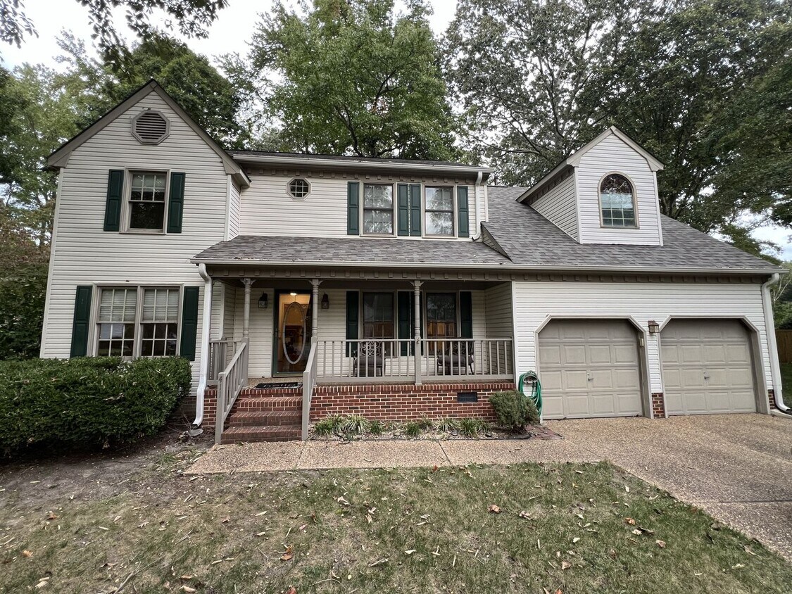 Foto principal - Spacious Home in the Woods of Tabb Neighbo...
