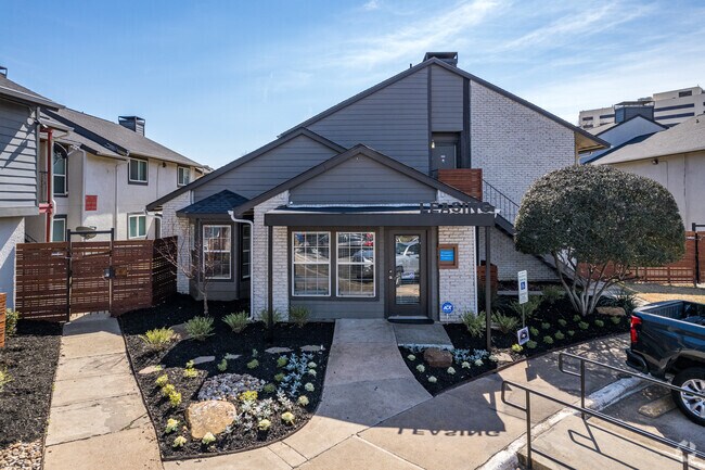 Oficina de arrendamiento - District at Midtown