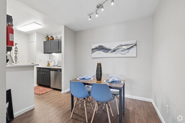 B 1BR, 1BA - 690SF - Dining Room/Kitchen - Waverly Apts
