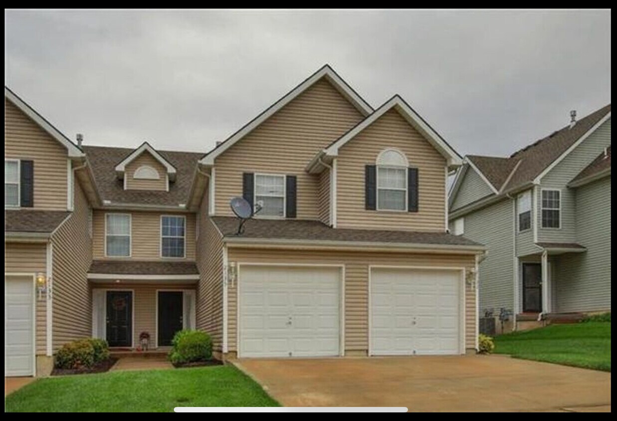 Primary Photo - 2135 SW Gooseberry Ln