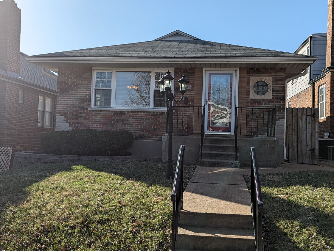Primary Photo - 1445 Gregg Ave
