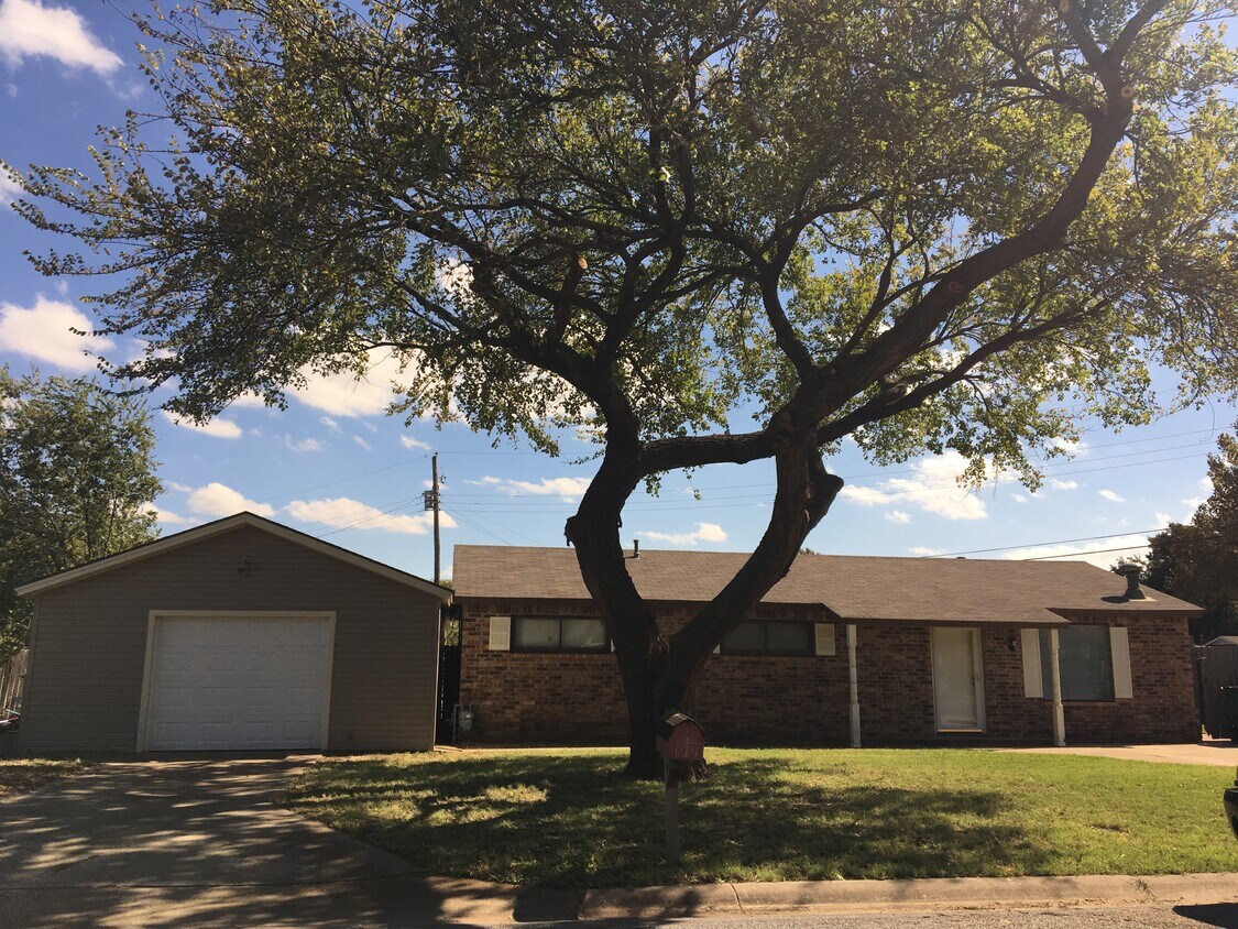 200 Linden St, TX 76354 House Rental in TX