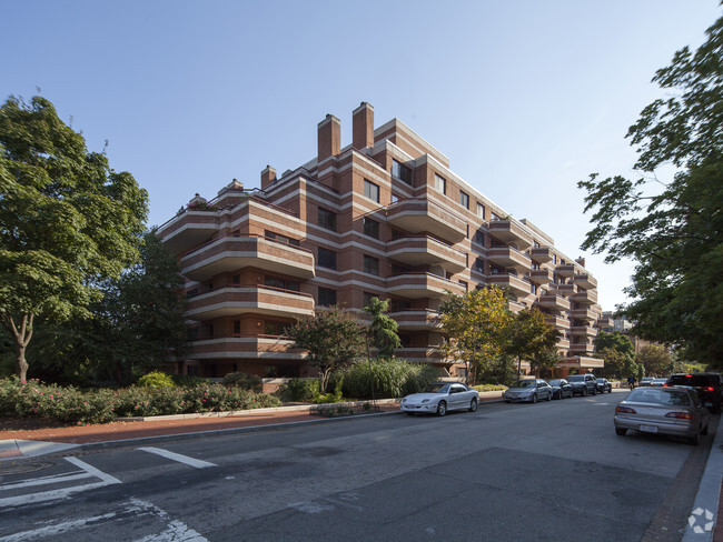 Building Photo - Emerson House on the Park