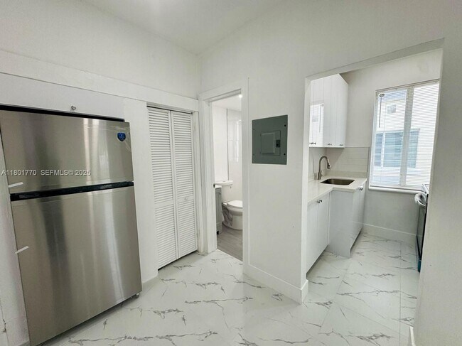 Foto del edificio - 856 SW 6th St