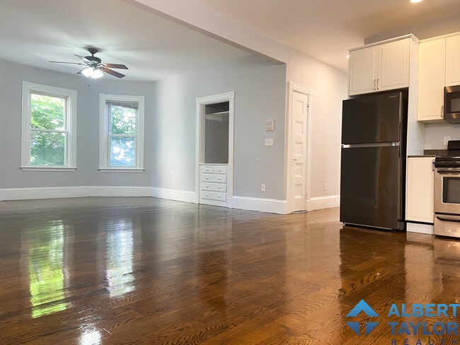 Building Photo - 19 Parker Hill Ave