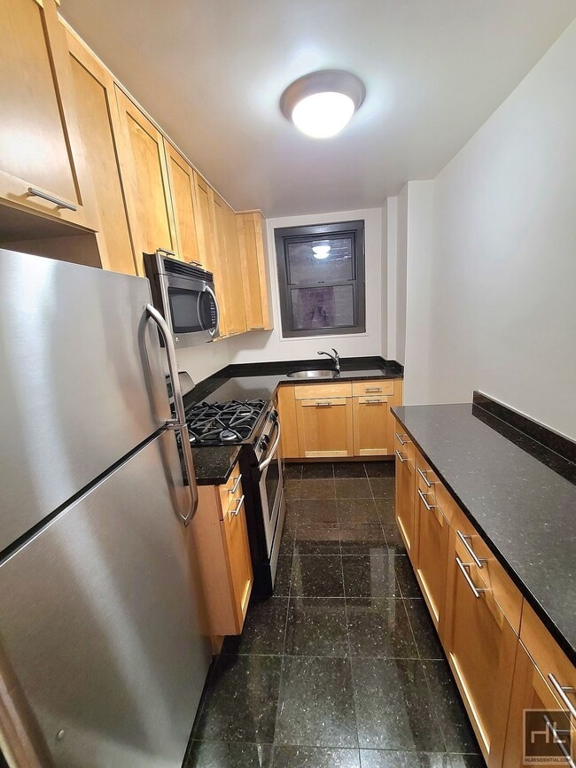 Foto del edificio - EAST 49 STREET