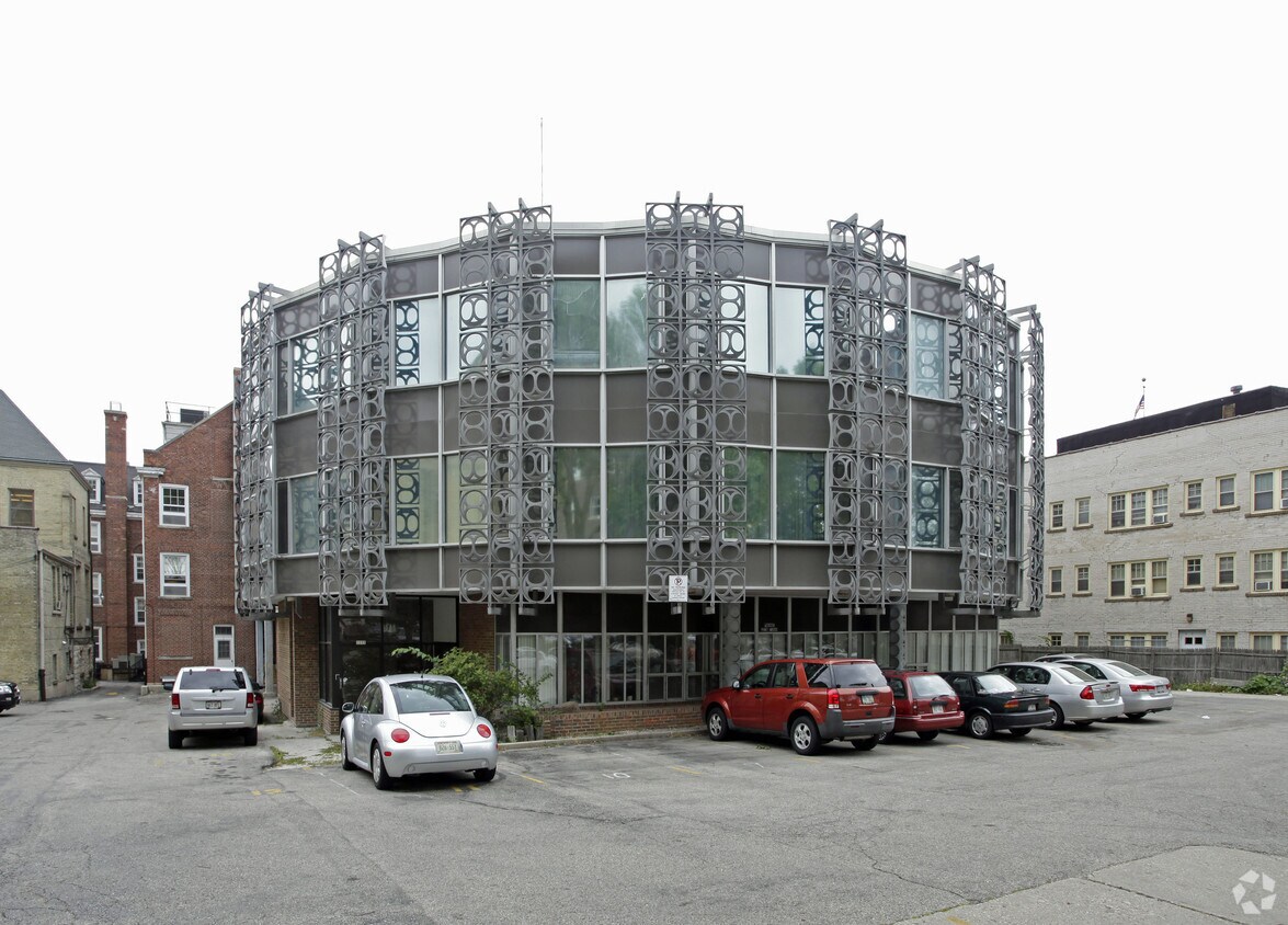 Primary Photo - Cass Street Apartments