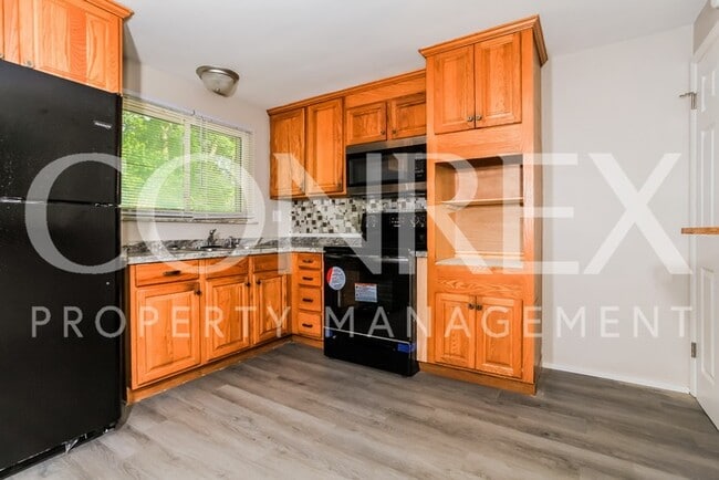 Building Photo - Charming 4 Bedroom Bungalow in Cincinnati!