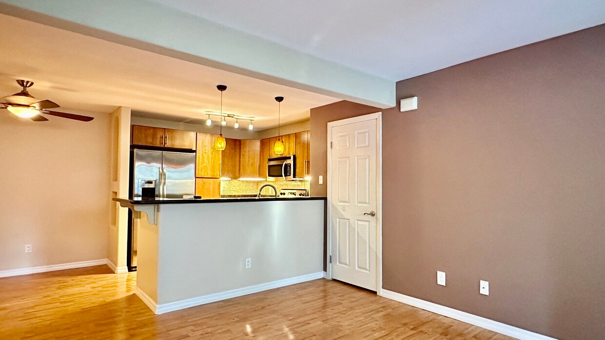 Foto principal - 5404 Balboa Arms Dr