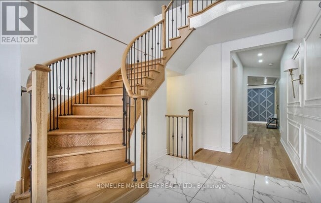 Building Photo - 48 Farringdon Cres