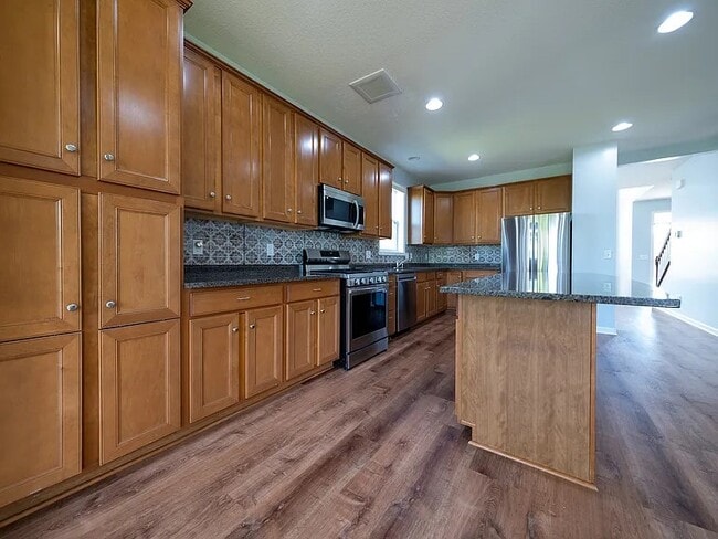 Foto del edificio - 4650 Yellowstone Ln N
