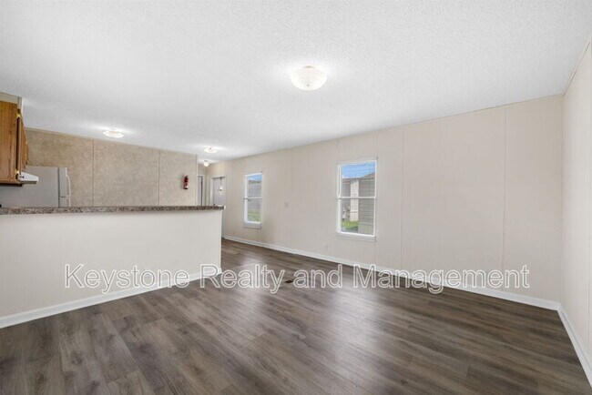 Building Photo - 812 Monroe Ln