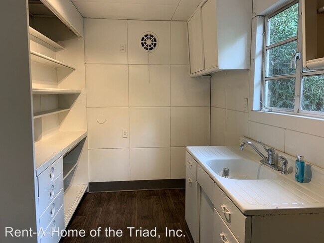 Foto del edificio - 2 br, 1 bath House - 2103 Dellwood Drive