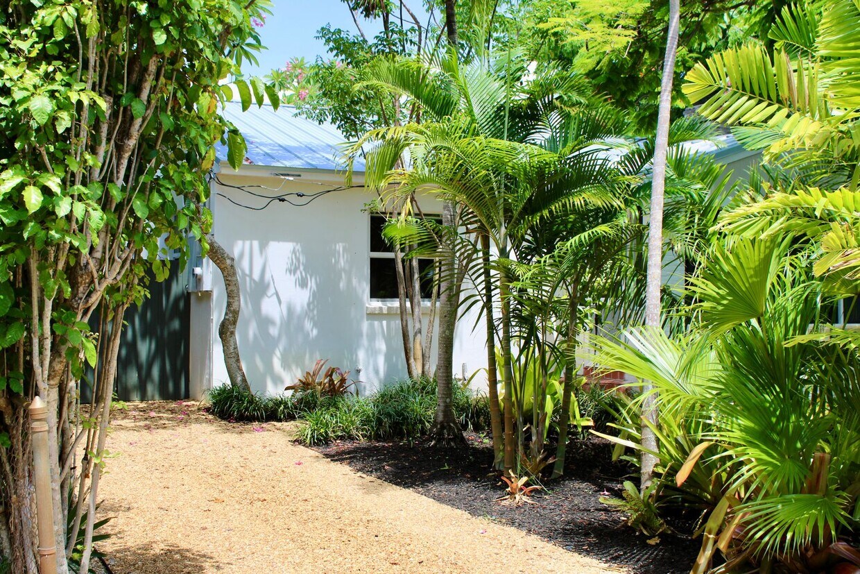 3211 Floral Ave West Palm Beach - Fully Renovated 33 Northwood Home With Gu West Palm Beach Fl Primary Photo 