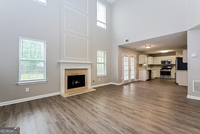 Building Photo - 381 Jasmine Dr
