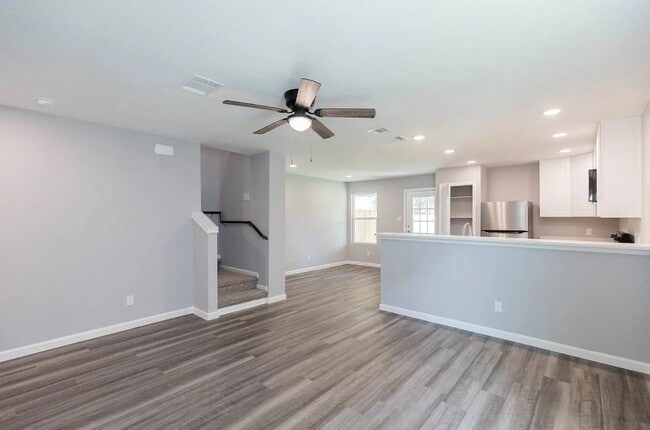 Photo - 311 Bundy St Apartment