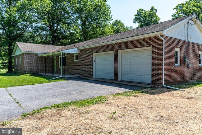Building Photo - 2275 Steinsburg Rd