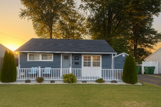 Building Photo - 37 Crescent Rd