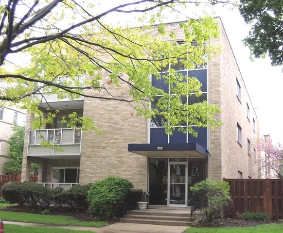 Primary Photo - 425 Wesley Ave