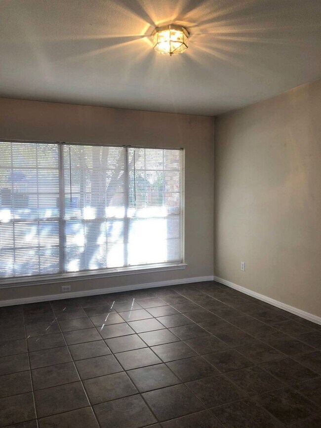 Foto del edificio - 4 br, 2.5 bath House - 6511 Rambling Trail