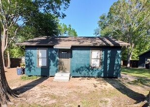 Building Photo - 980 N Tannahill St