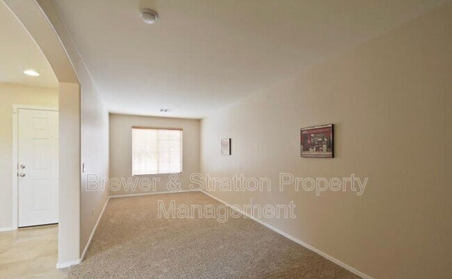 Building Photo - 8921 S 40th Ln