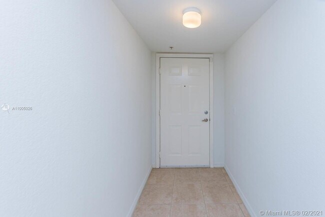 Building Photo - 13770 NE 3rd Ct