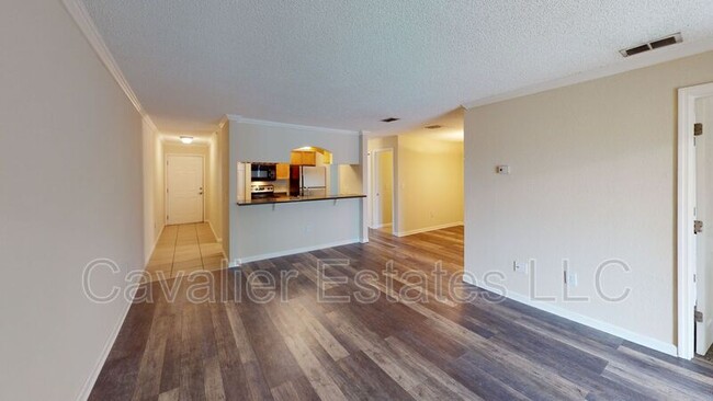 Foto del edificio - 10100 Sailwinds Blvd N