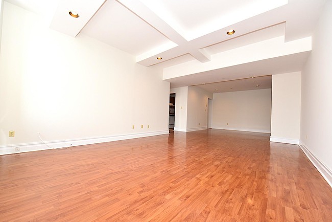 Foto del edificio - 4502 Ditmars Blvd