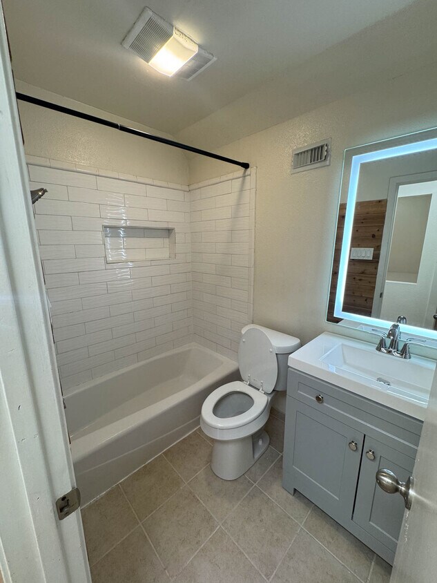 Foto principal - 4607 Avenue B