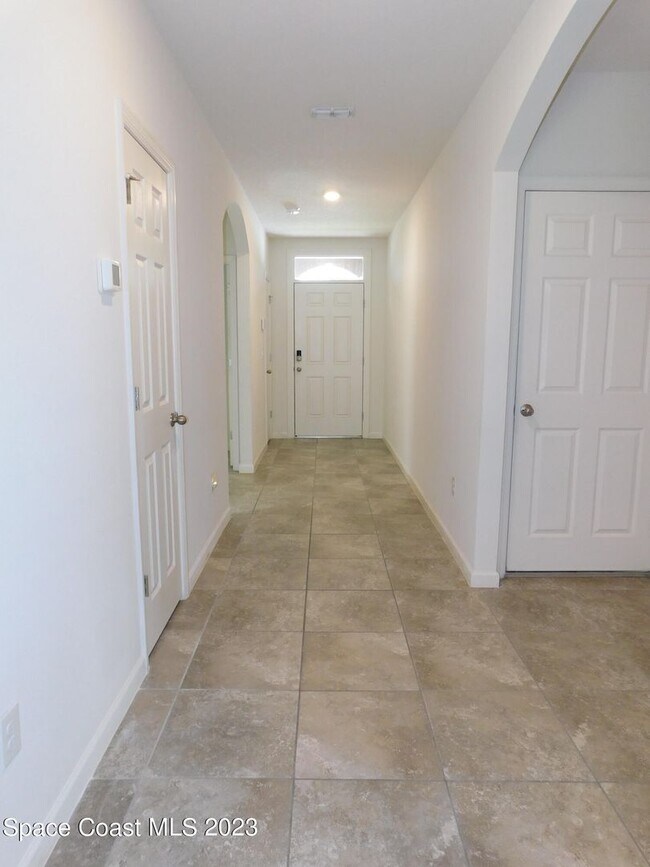 Building Photo - 739 Forest Trace Cir