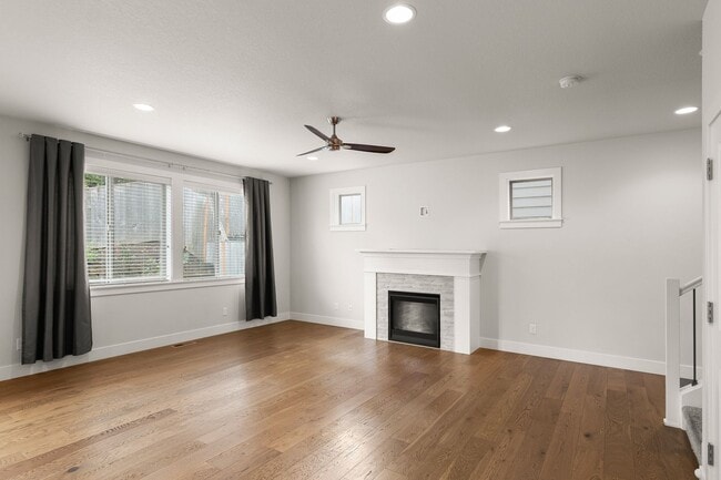 Building Photo - Beautiful 4 Bedroom, 2.5 Bath Home for Rent in Annand Heights, Tigard, OR