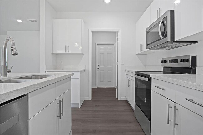 Foto del edificio - 1311 Hillsborough Ln