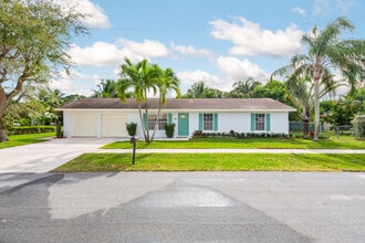 Building Photo - 812 NW 6th Ave