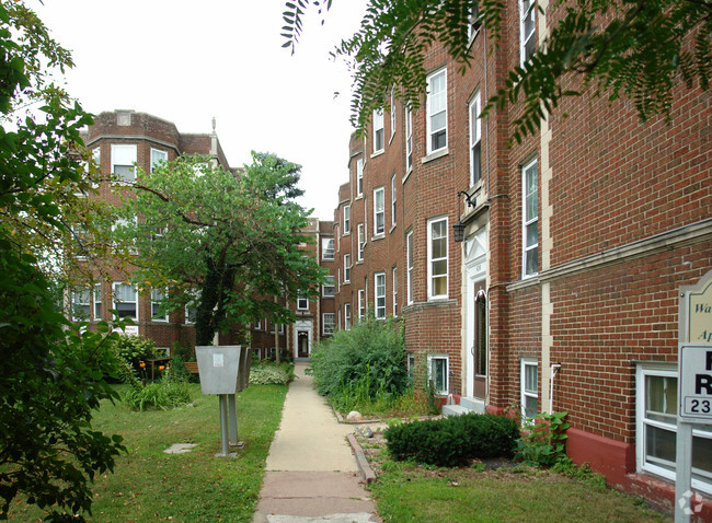 Foto del edificio - Washington Colfax Apartments