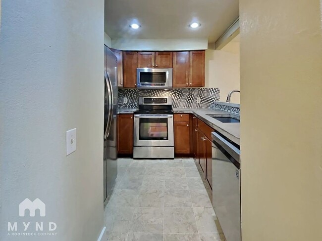 Foto del edificio - 2002 S Helena St