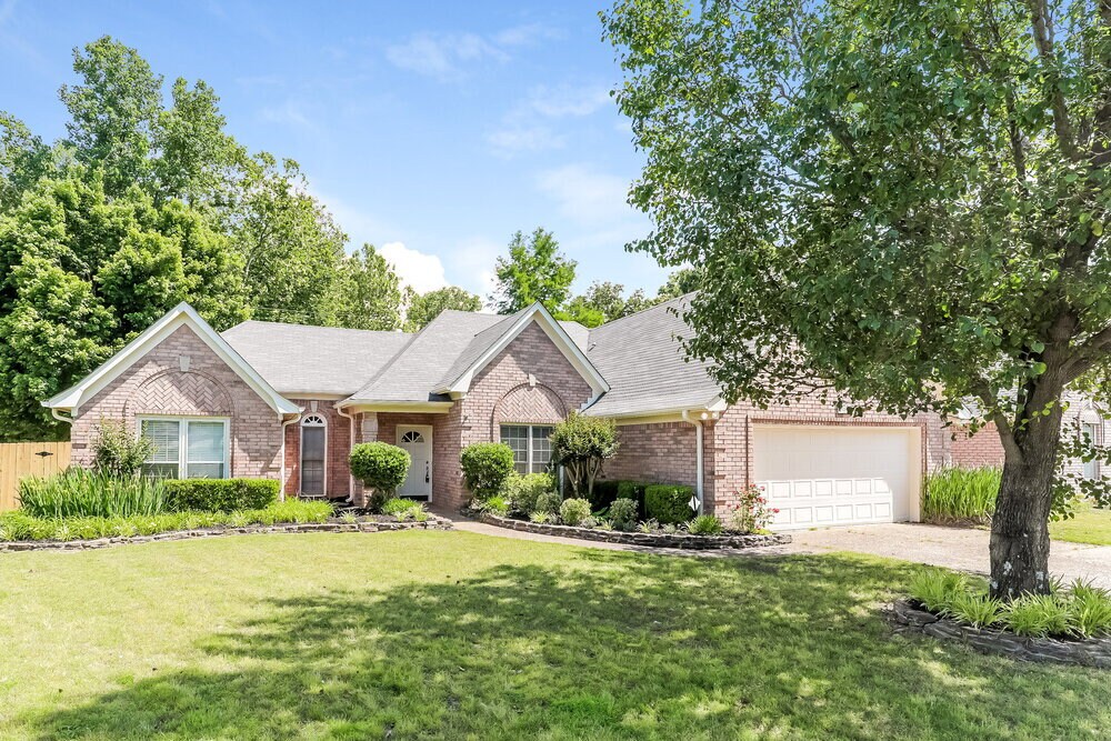 Foto principal - 8642 Tropicana Dr N