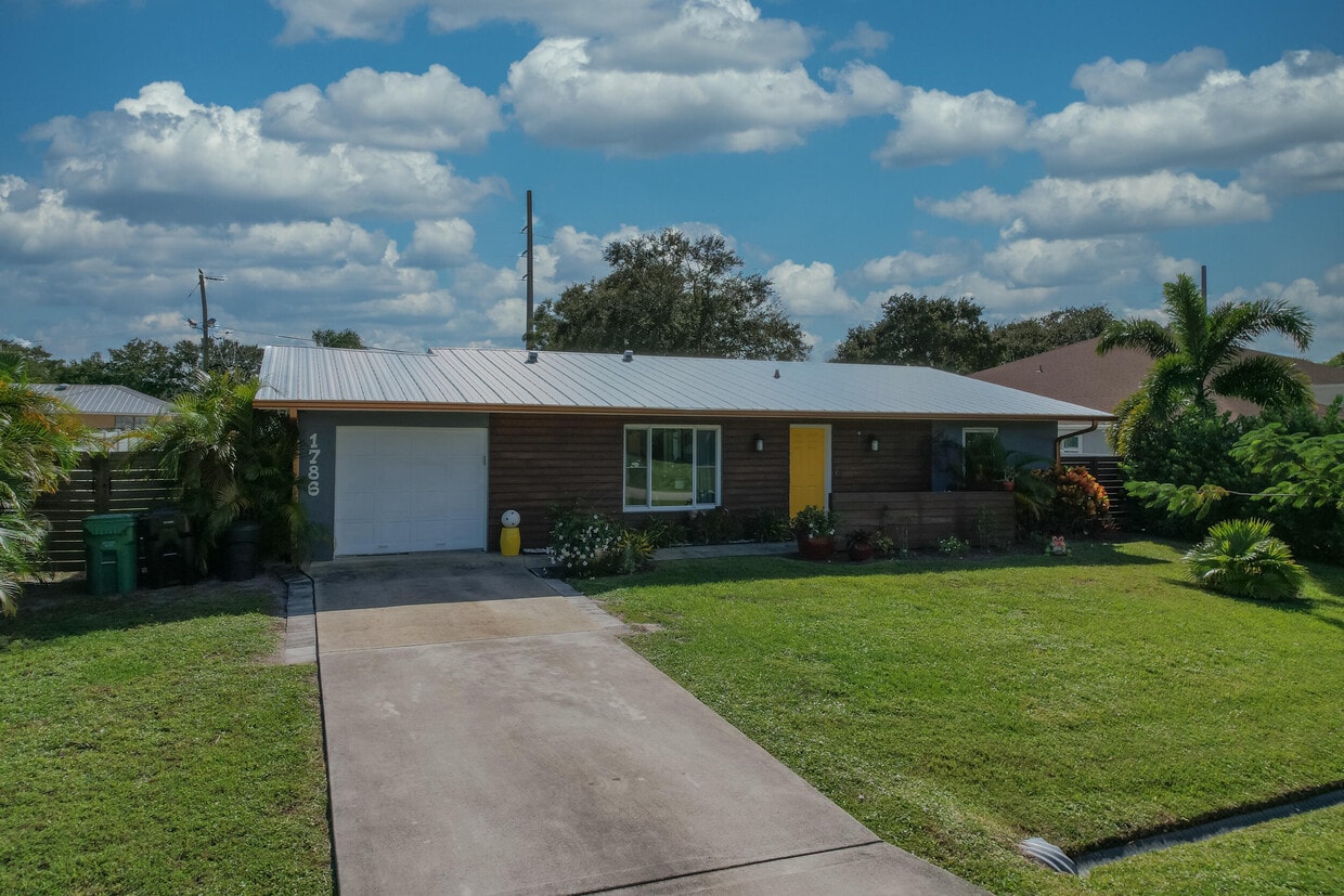 Foto principal - 1786 SE Minorca Ave
