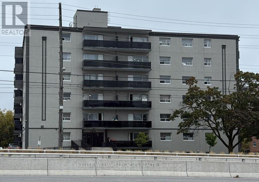 Photo principale - 608-2323 EGLINTON Ave