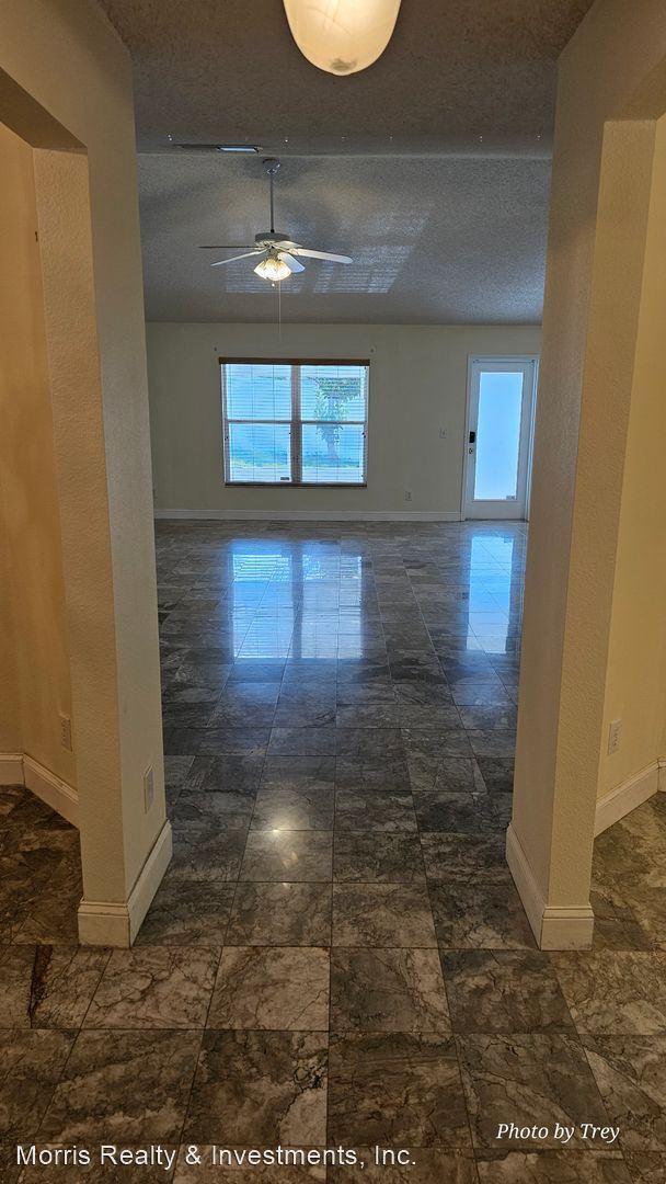 Building Photo - 3 br, 2 bath House - 1760 Presidio Dr