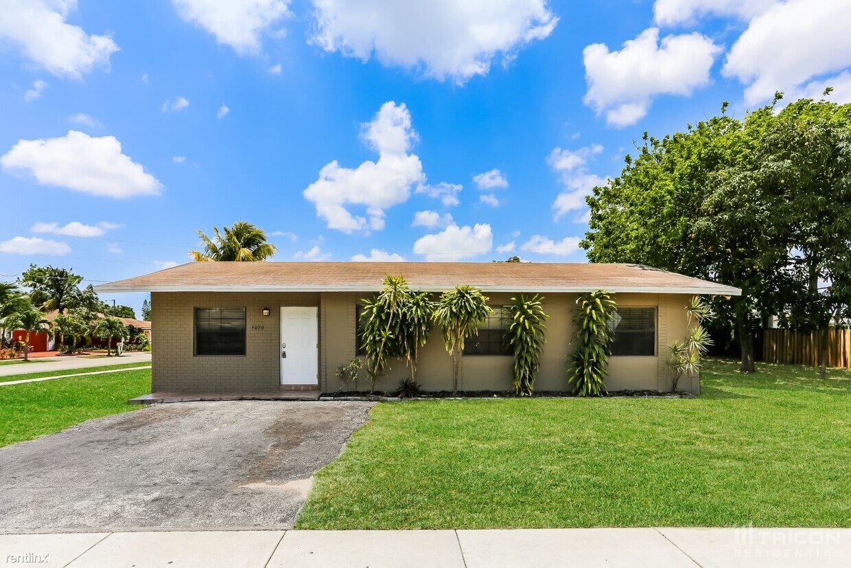 Primary Photo - 3020 NW 23rd St