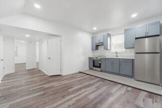 Building Photo - 156 Shepard Ave