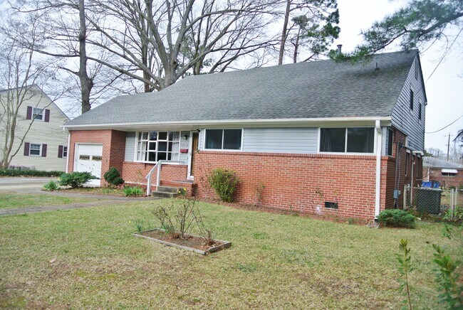Building Photo - 7416 Spartan Ave